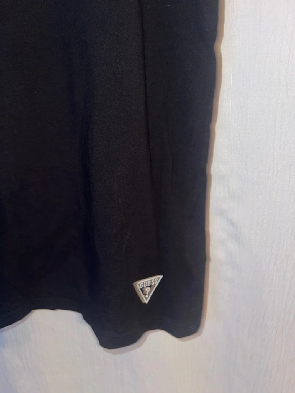 GUESS Black Short Sleeve Crew Neck Tee - Picture 3 of 9